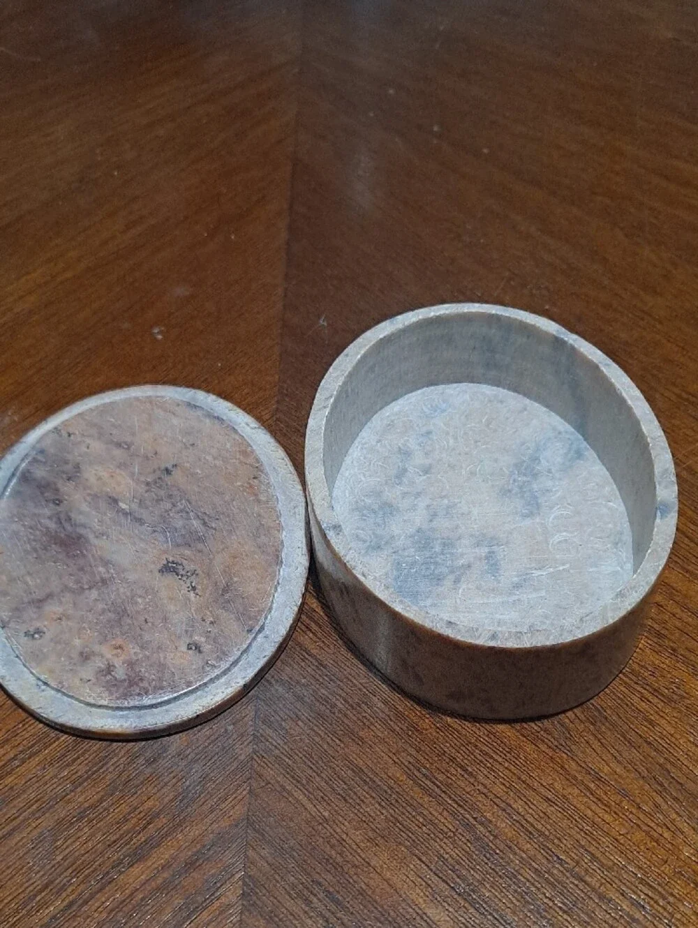 N/A elegant oval